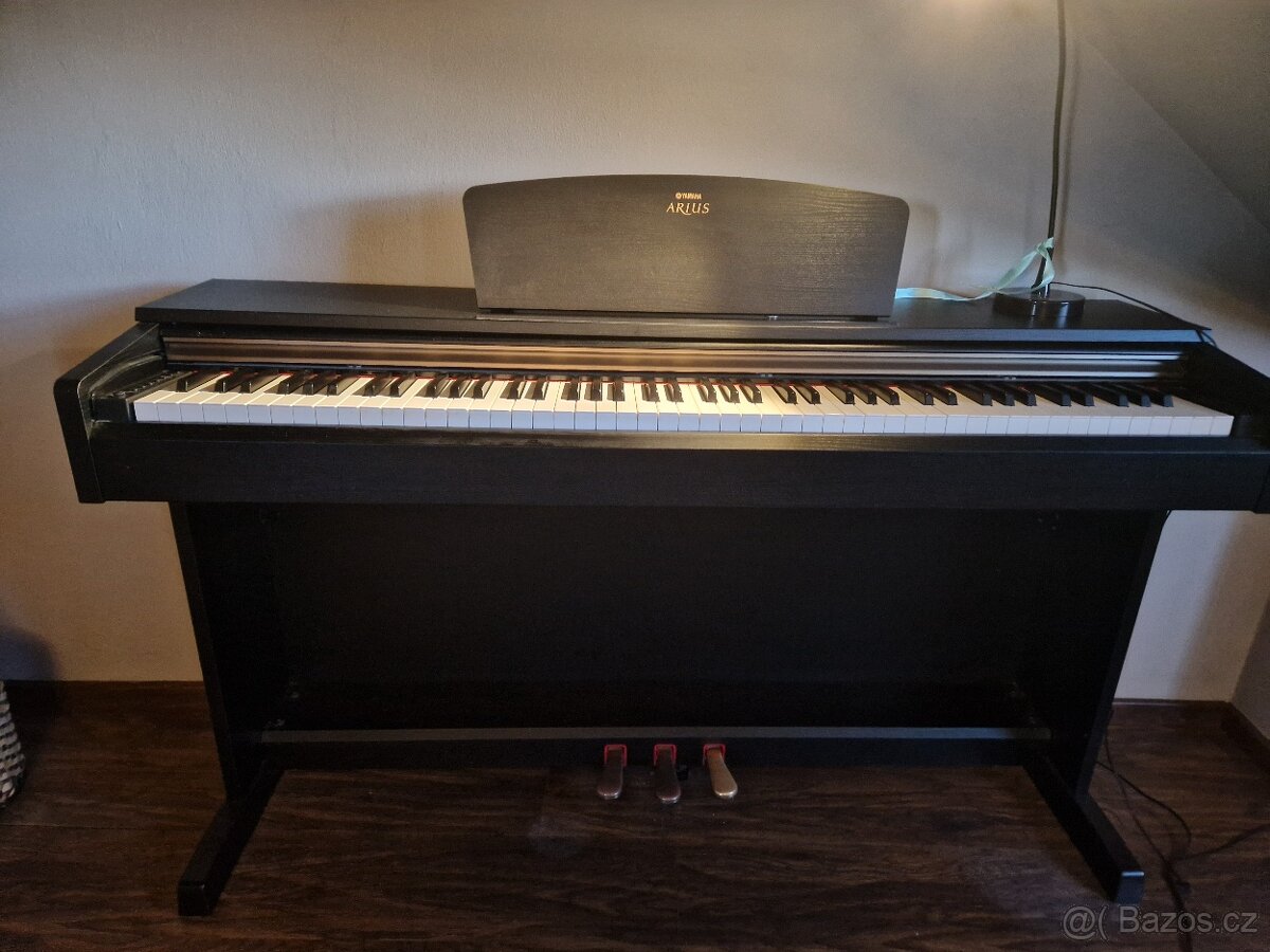 Digitální piano Yamaha Arius