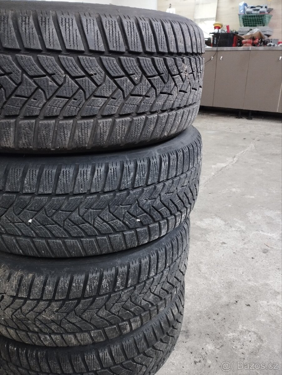 Zimní sada pneu 205/50/17 Dunlop