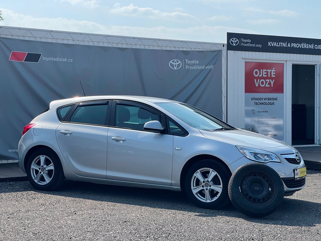 Opel Astra, 1.4iT 103kW, tažné, 2x kola