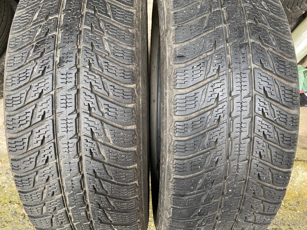 zimní 215/65 R17 a 235/45 R18 a 195/50 R15