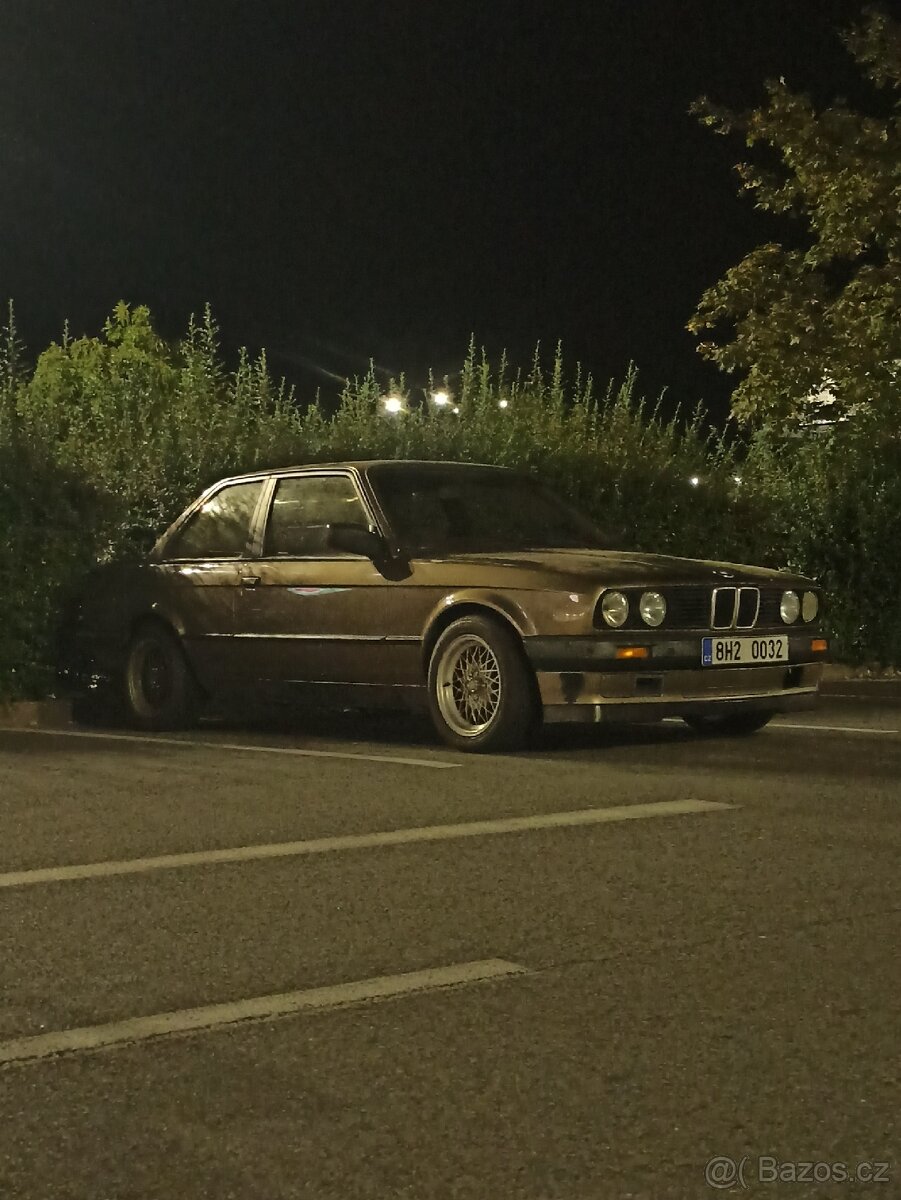 BMW E30 320i (323i motor)