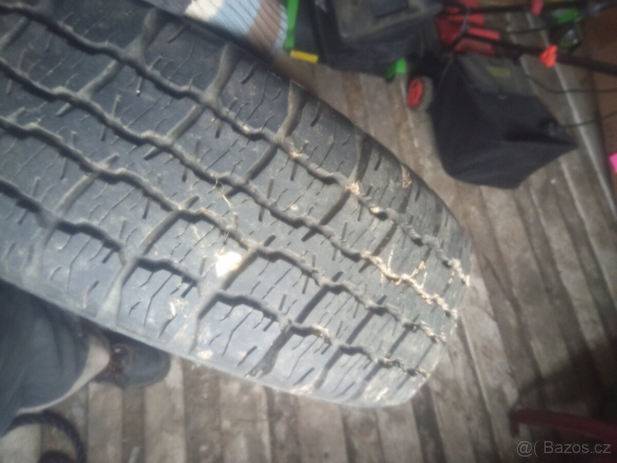 Pneu 205/70 R14 Rosava