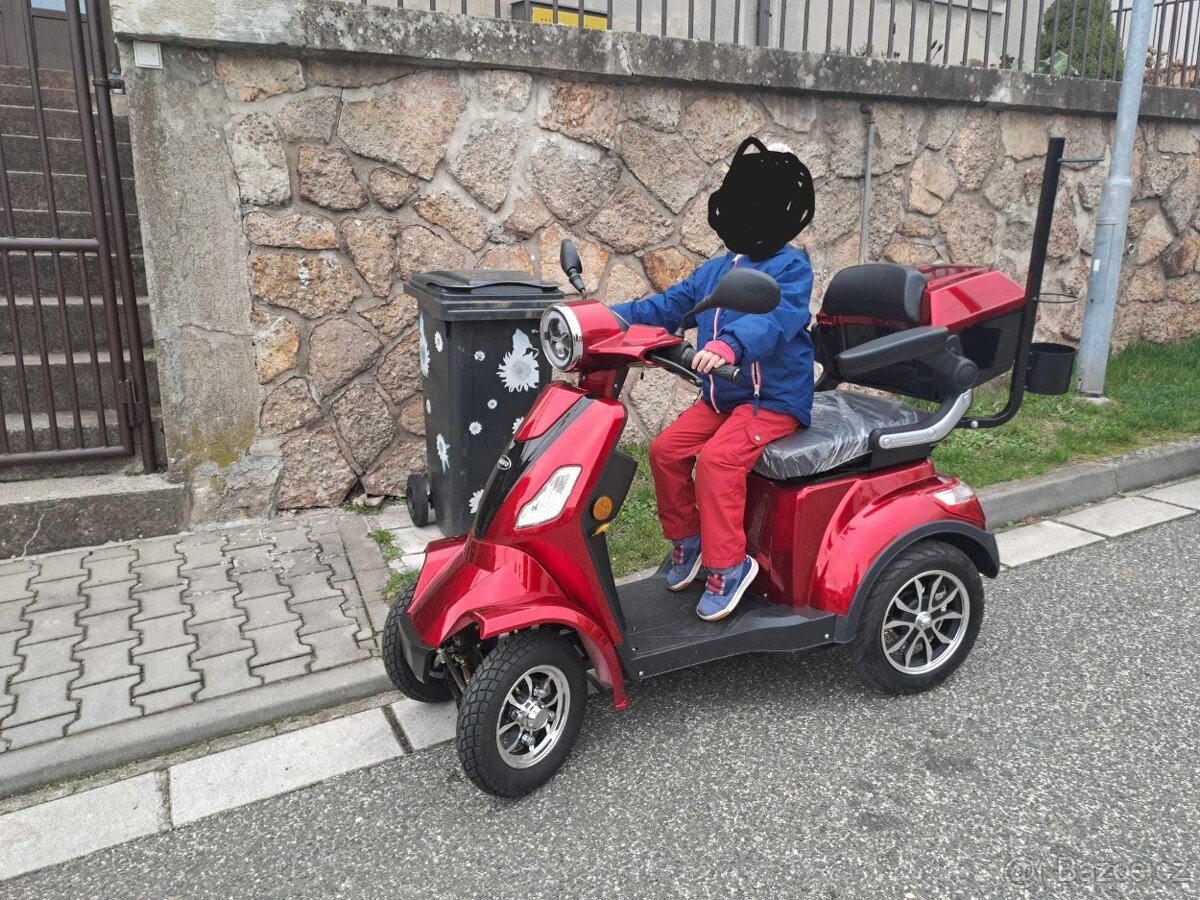 Elektrický čtyřkolový vozík SELVO