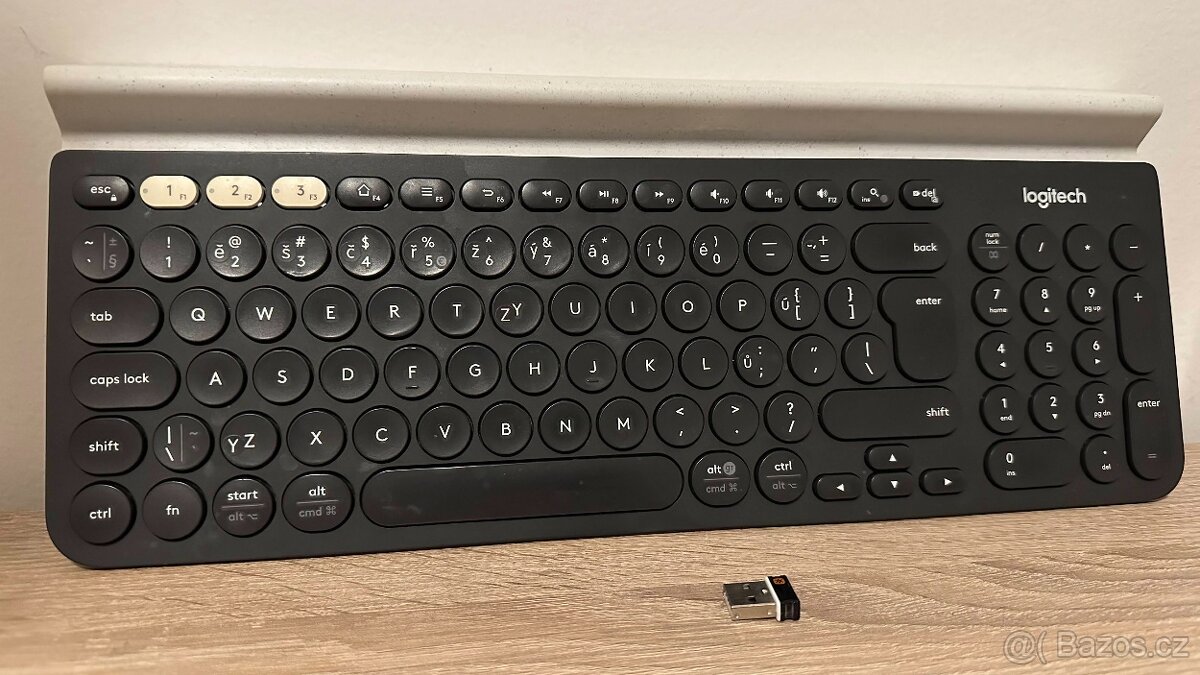 bezdrátová klávesnice Logitech K780