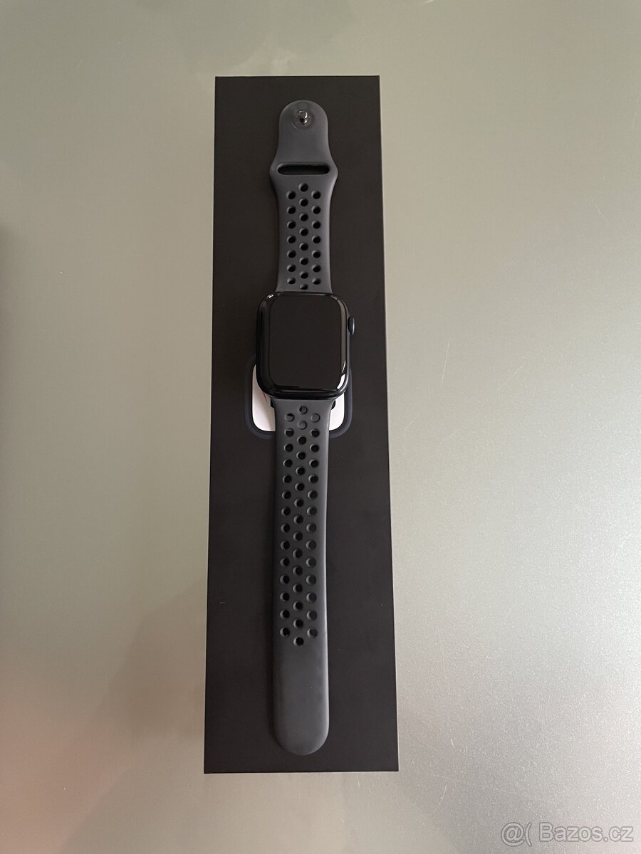 Apple Watch Series 7 Nike Edition