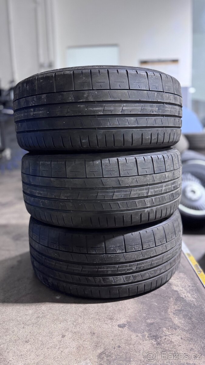 Pirelli P Zero 235/35/19