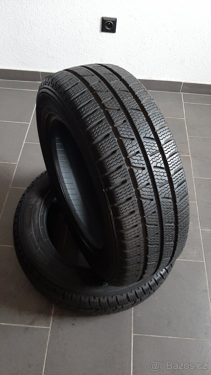 Pneumatiky zimní 215/60R16-C Pirelli