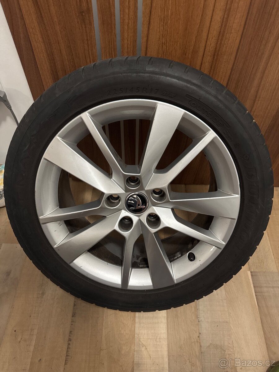 ALU Skoda 5x112 R17 super stav i s pneu