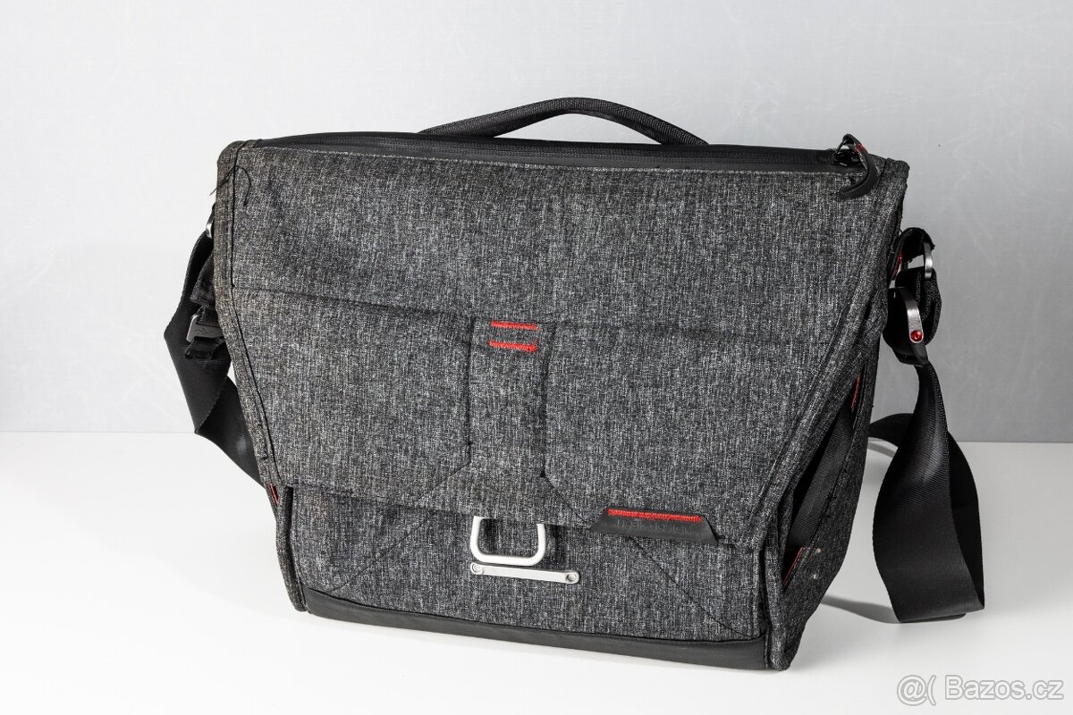 Peak Design Everyday Messenger V1 Charcoal / 13 Inch