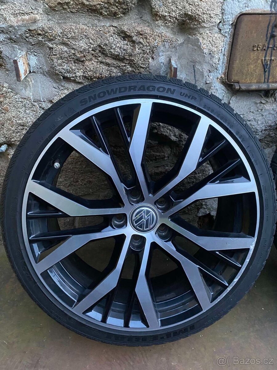 Originální kola golf 7 gti - 5x112 r19 zimní pneu