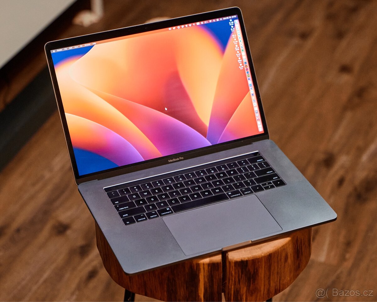 Apple Macbook Pro 15” i7 16GB 512GB