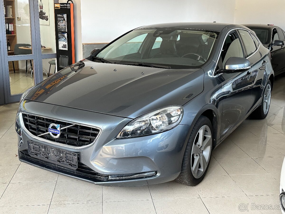 Volvo V40 2.0D/110Kw/173tis.km/Manuál/2014/Virtual/