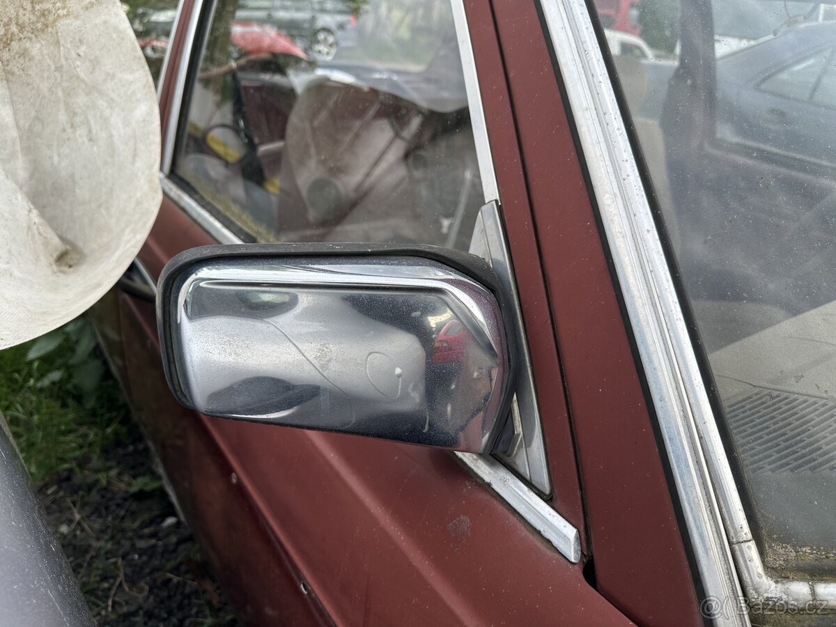 Zpětná zrcatka MB w123