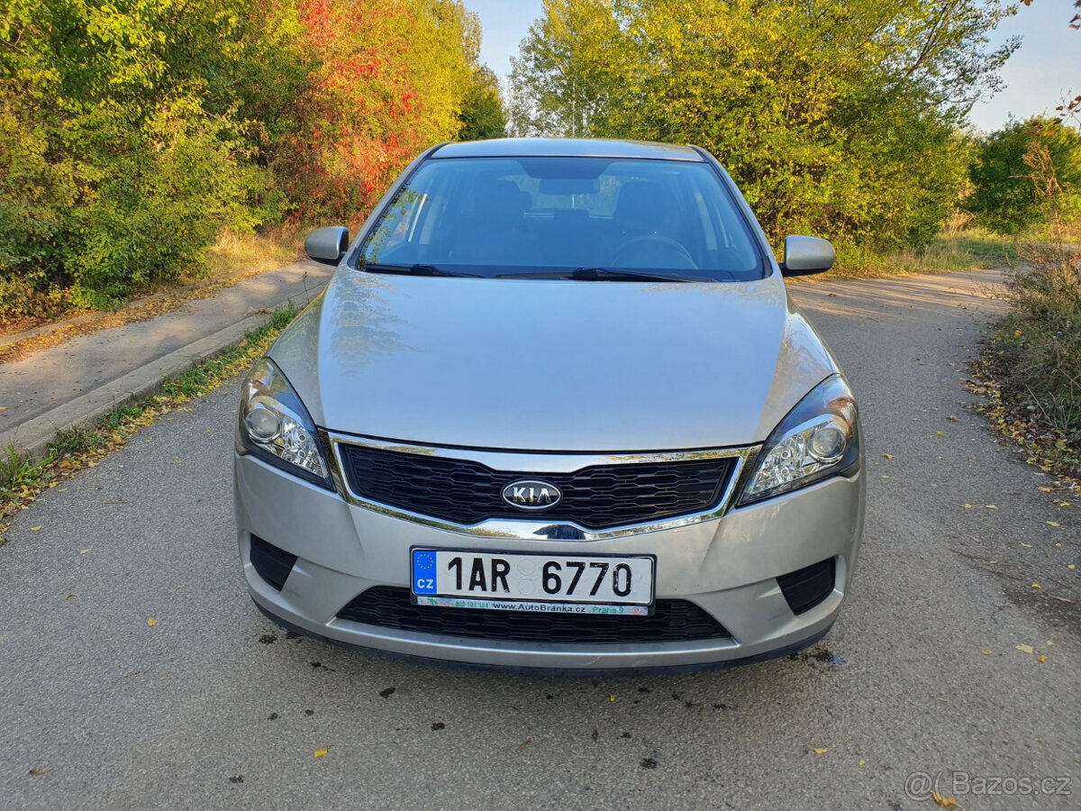 KIA CEE’D kombi, 1.4 66 kW, najeto 32000 km