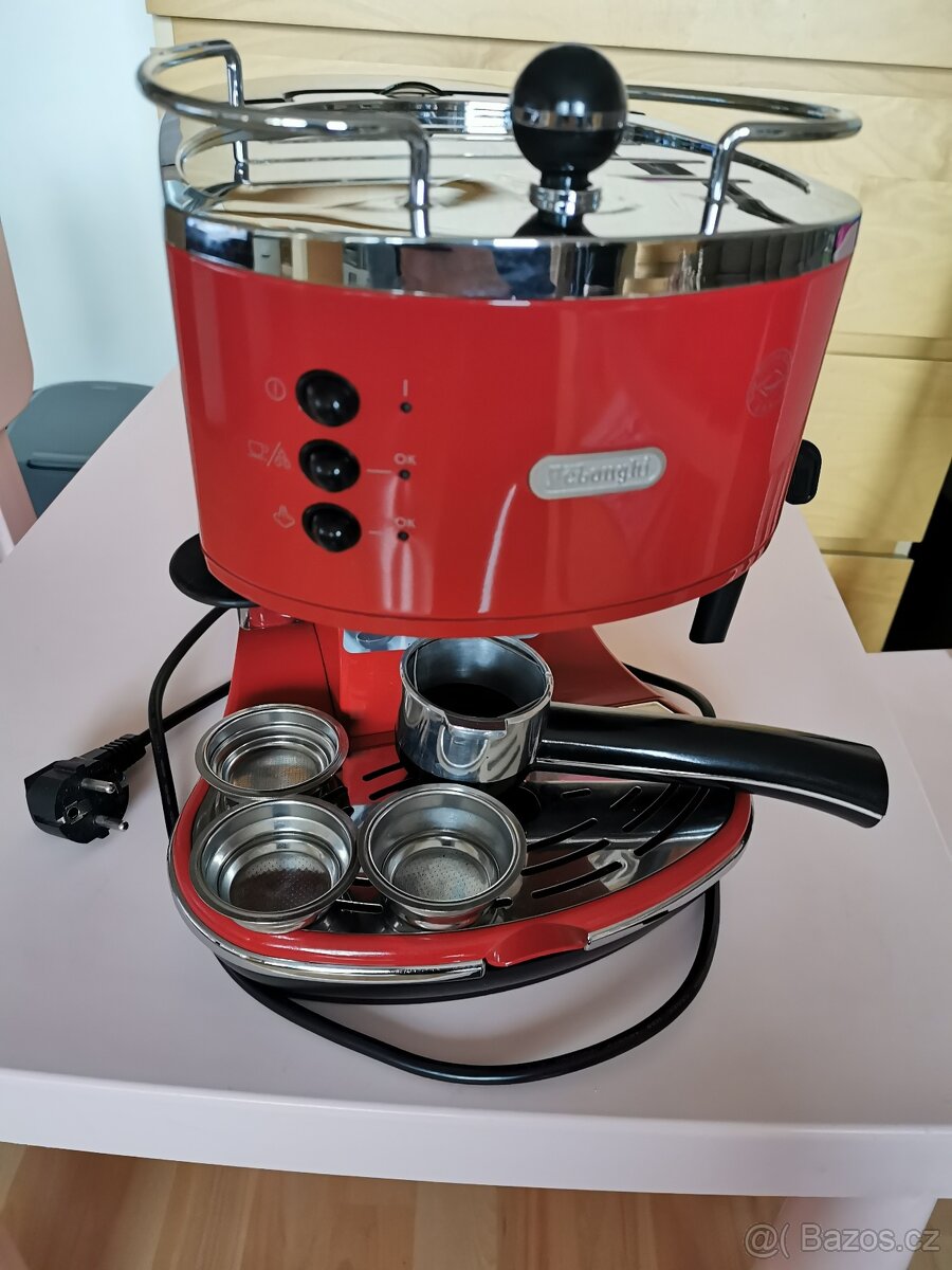 Pákový kávovar delonghi