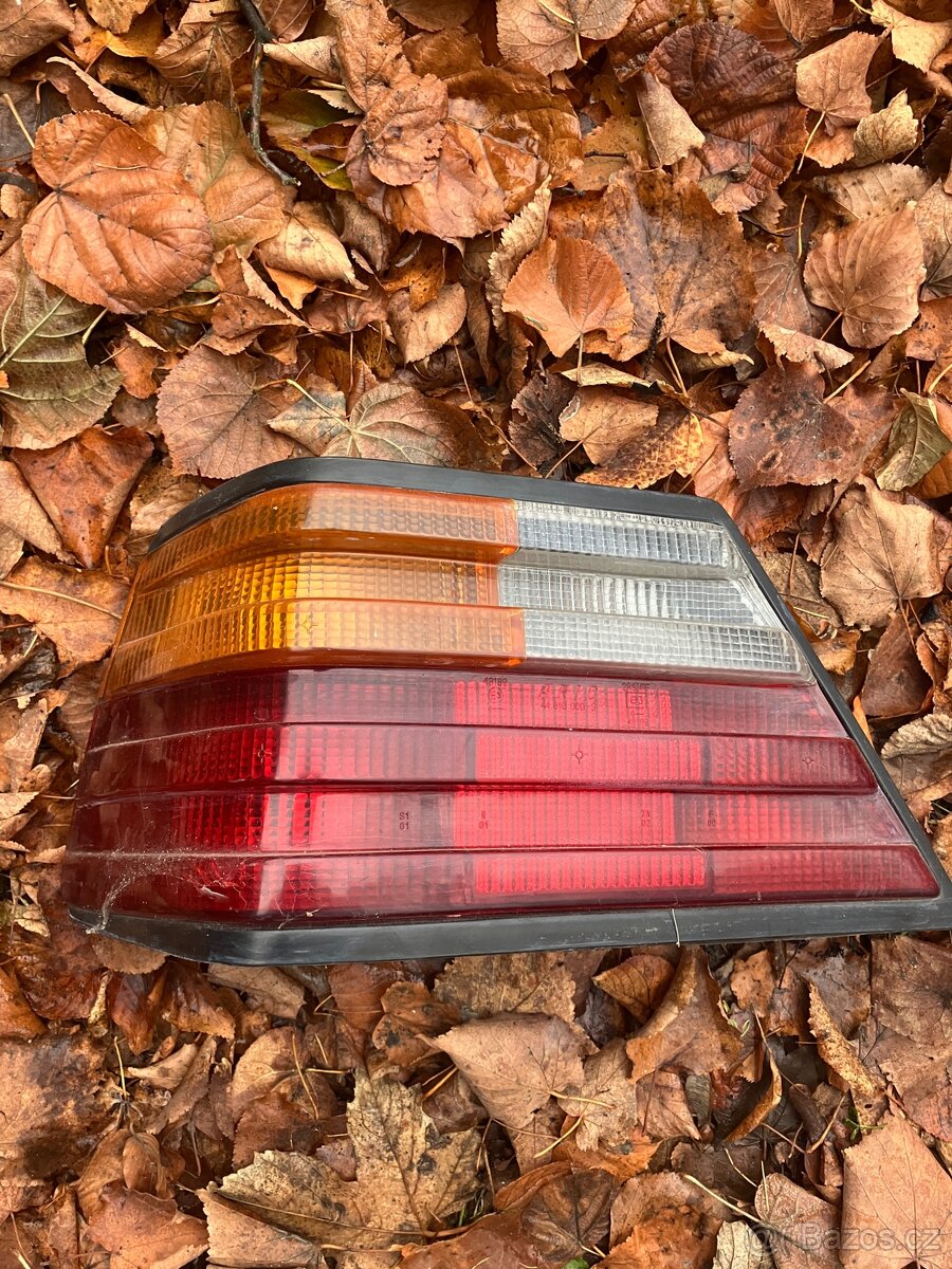 Zadní lampy mercedes W124