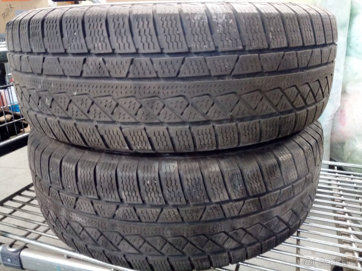 K prodeji 2 ks zimních pneu rozměr 255/70 R 16