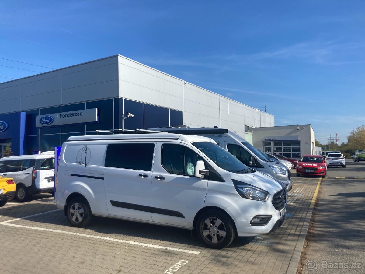 Ford Transit obytný se zvedací střechou