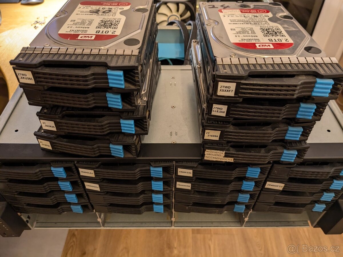 8ks 2TB 3.5" WD