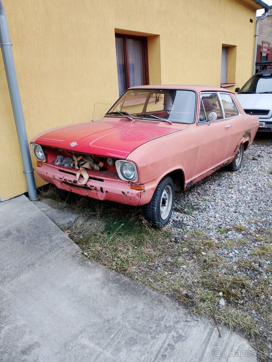 Opel kadet na náhradní díly