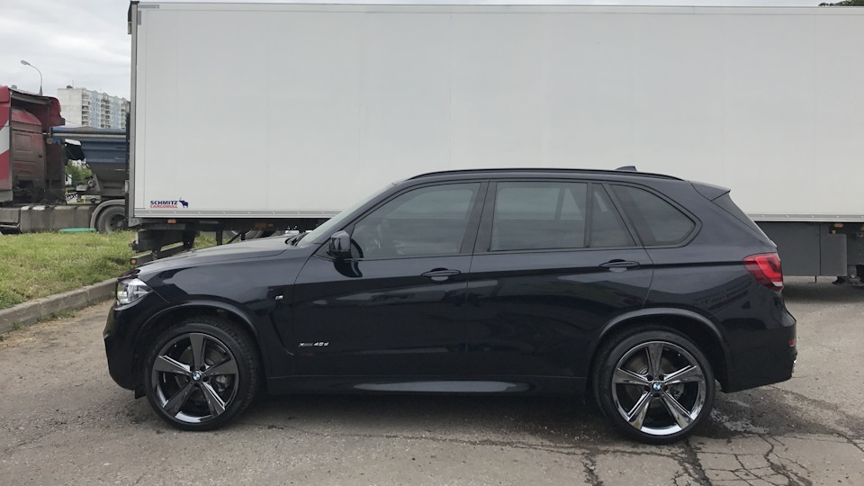 BMW X5, X6 Originál 21" sada style 128 Chromy