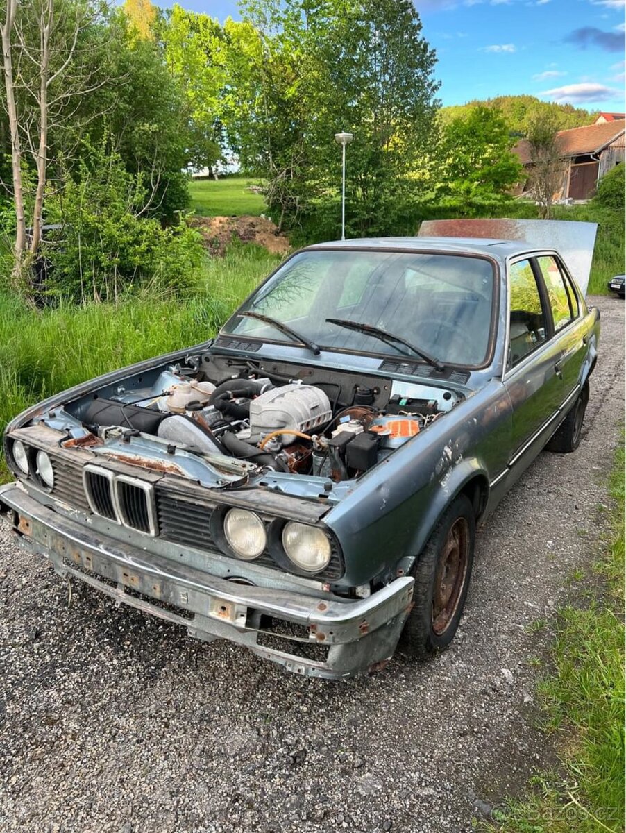 BMW E30