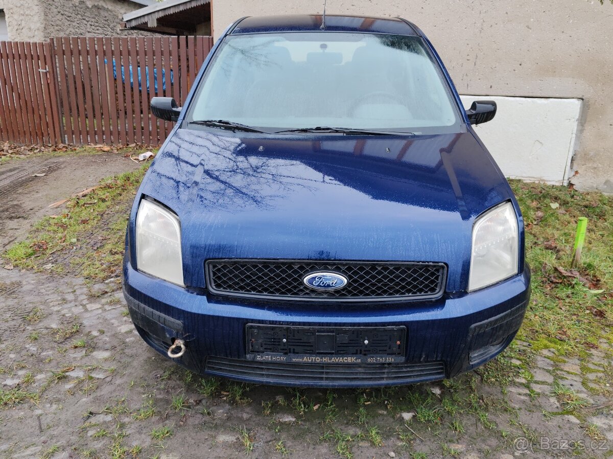 Ford Fusion - 2005  přední světla