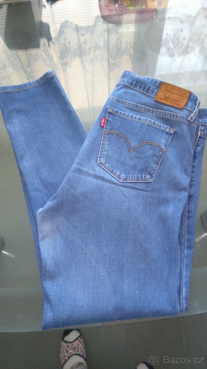 LEVIS711