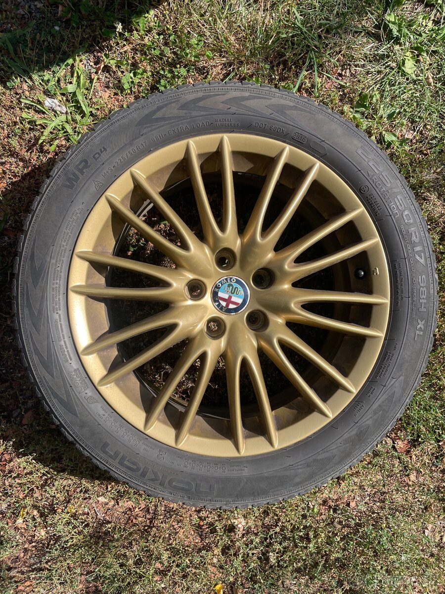 Alfa Romeo 17" 225/50 R17, zimní pneu