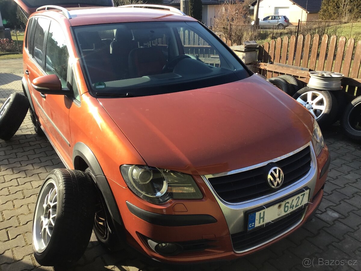 Prodam VW Touran CROSS 1,4Tsi Rv.2009,7-Mist,SERVISKA 