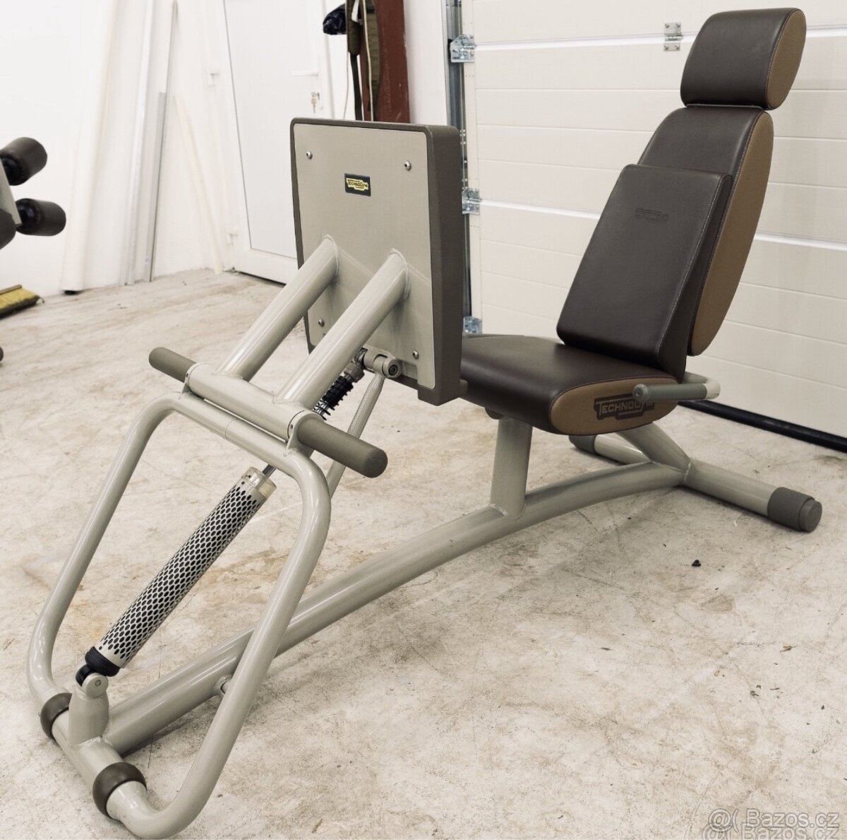 Hydraulický Leg press + Squat - TECHNOGYM