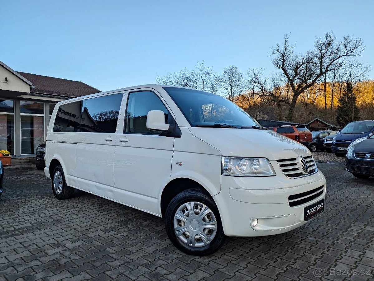 Volkswagen Caravelle 2.5TDi 96kW 9 MÍST LONG, NAVI