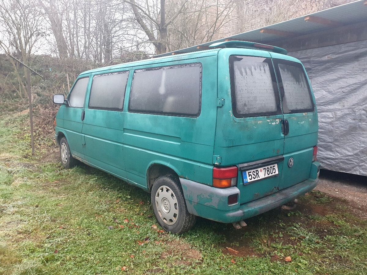 VW Transporter T4 Long 2.4D 57kW 9 míst STK