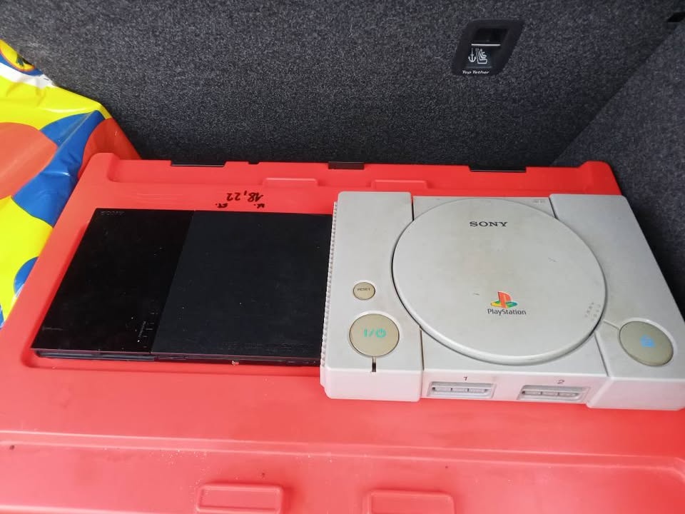 PlayStation 1 a PS2 Slim