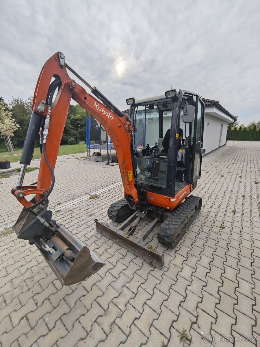 Minirypadlo KUBOTA KX018-4