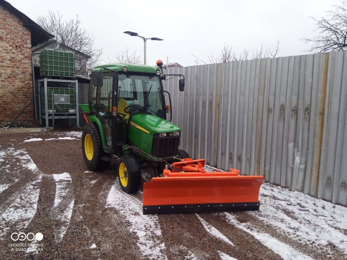 John Deere 3036 zimní údržba