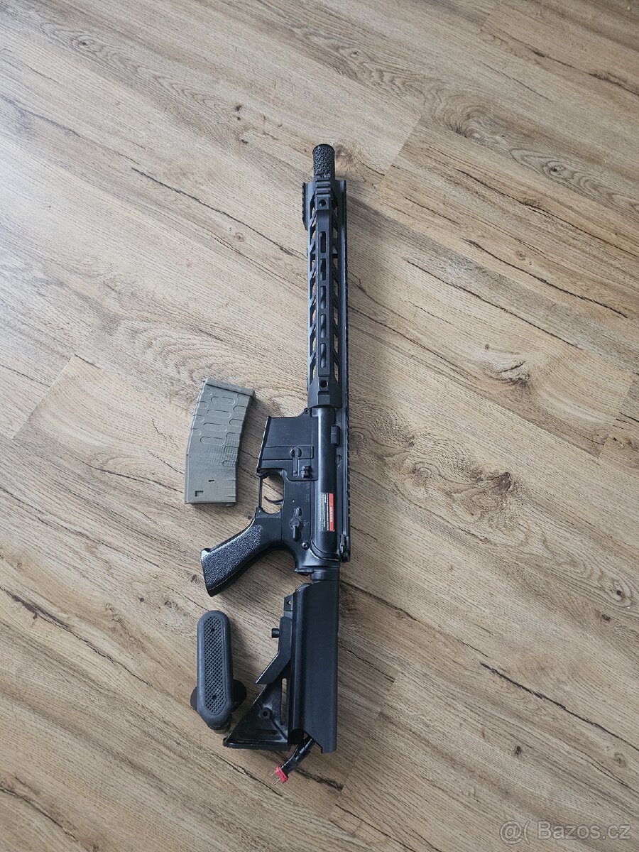 Airsoft zbraň m4