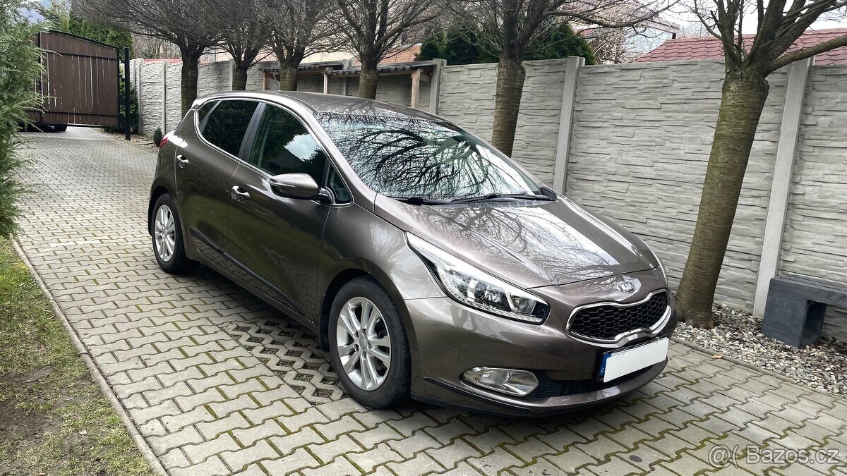 KIA CEÉD 1.6 GDI 99 kw-benzín, EXCLUSIVE koupeno v CZ