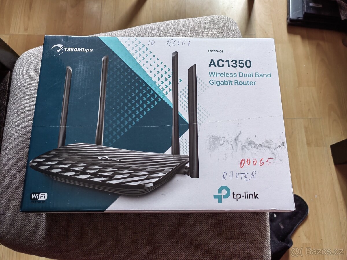 3 měsíce starý Router TP-link AC1350