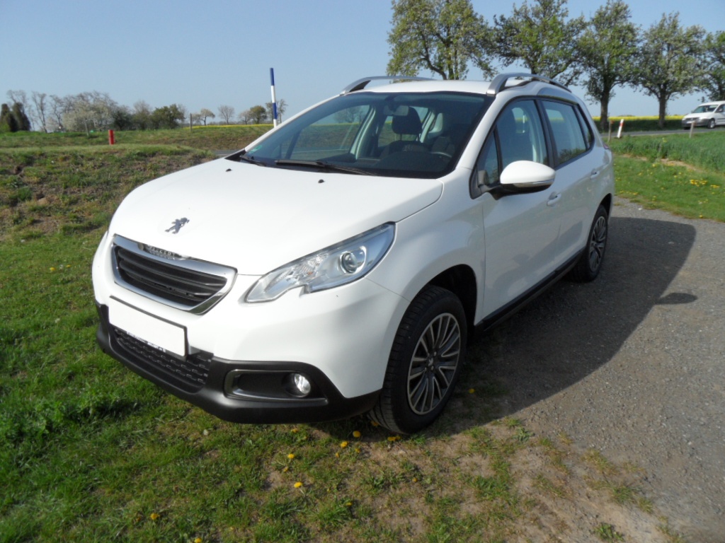 Peugeot 2008 1,2 PureTech1.maj.servisní knížka,naj.99000km