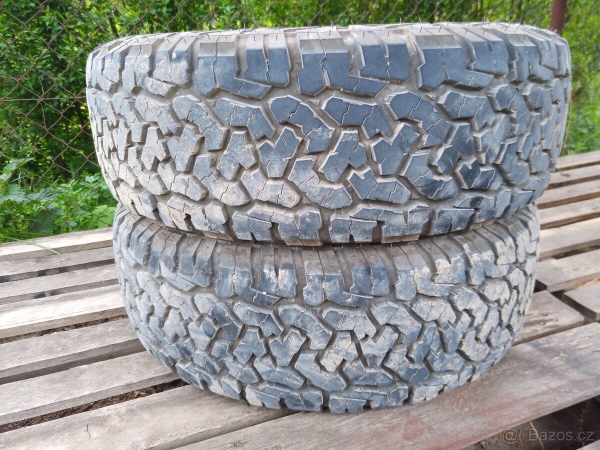 235/70 R16 Comforser CF1100 letní