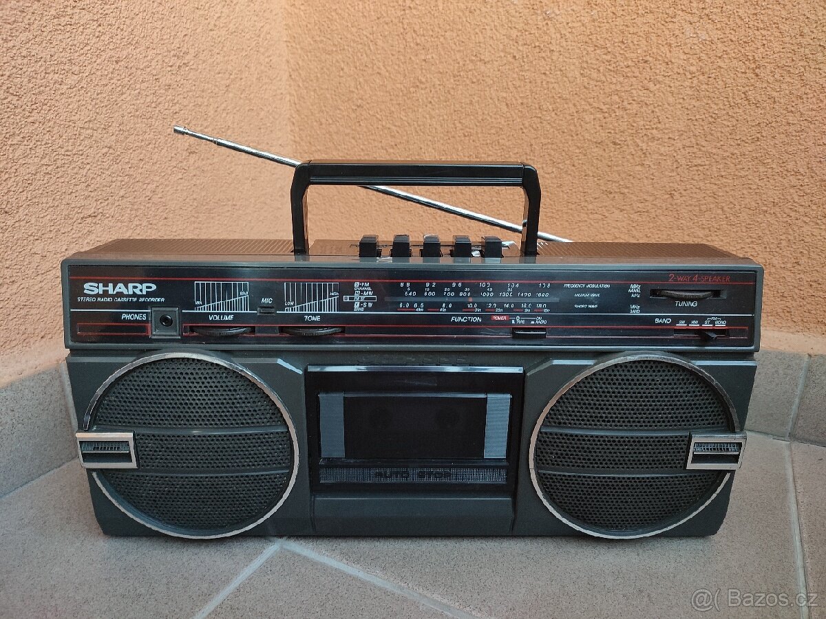 STEREO RADIO CASSETTE RECORDER SHARP GF-3939S.