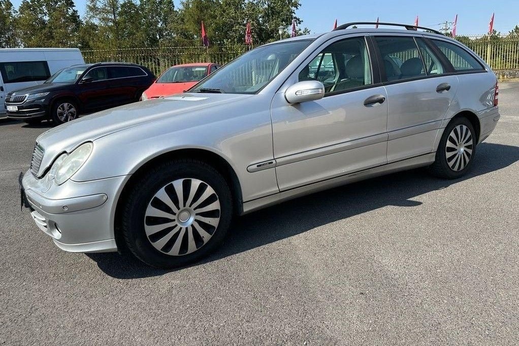 Mercedes-Benz Třídy  C 240 4MATIC