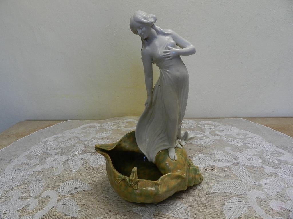 Krásná secesní figurální Mušle Dívka Žába Royal Dux  Signová