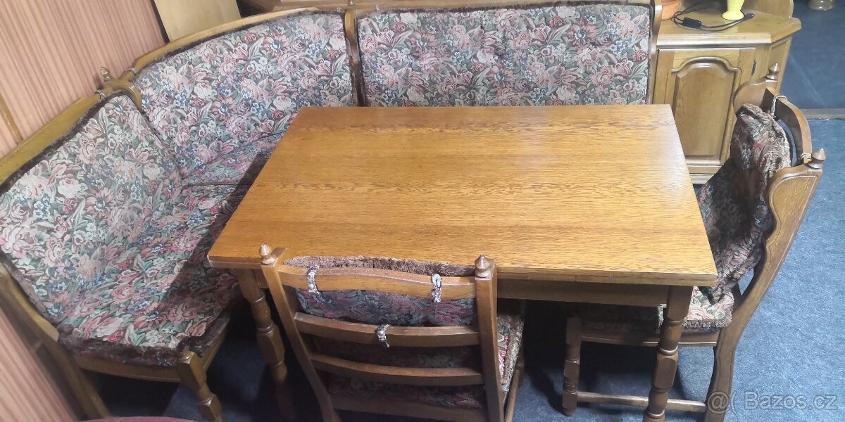 Masivní rohová lavice +2x židle + rozklád.stůl