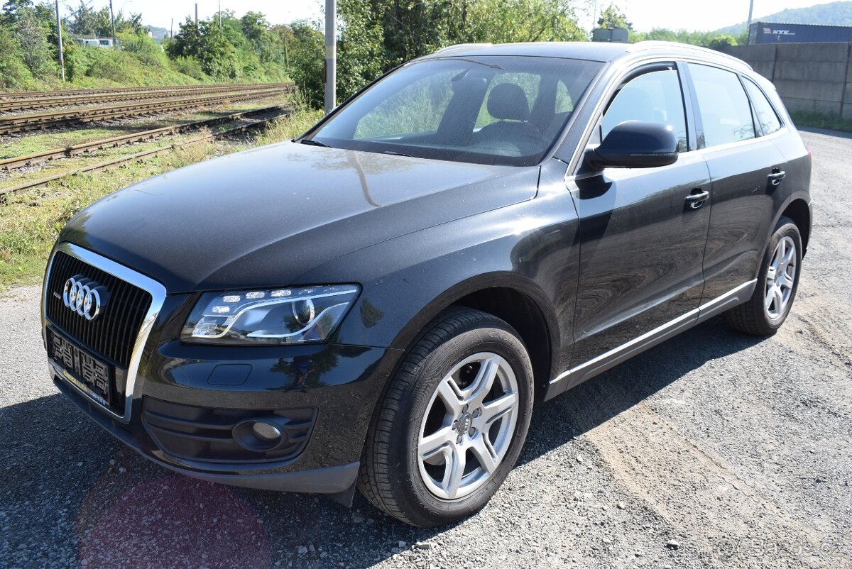 Audi Q5 3,0TDi PO SERVISU,TOP STAV