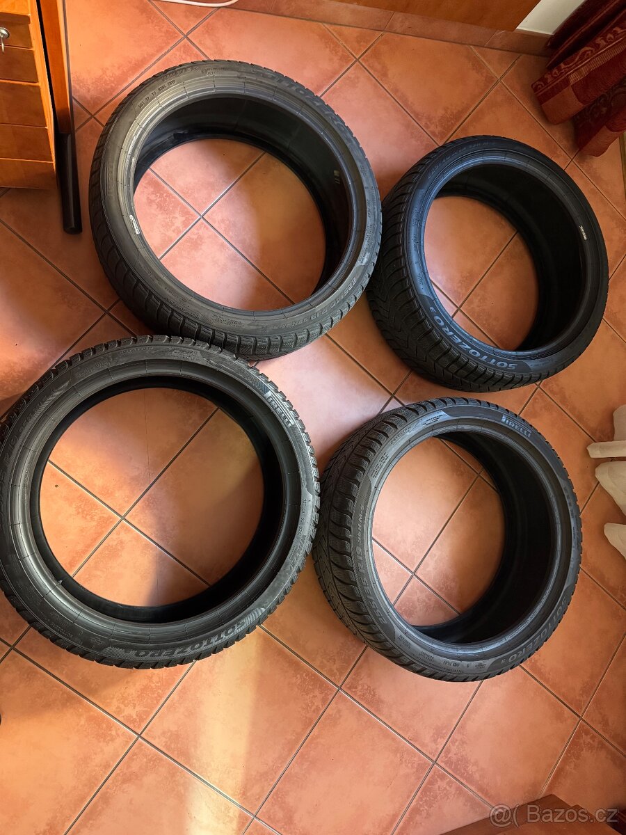 Zimní Pirelli Sottozero 3 Runflat 255/35 R19 a 225/40 R19