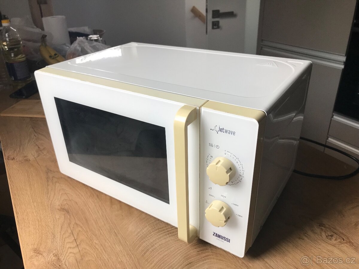 Mikrovlnná trouba Zanussi ZM21M0