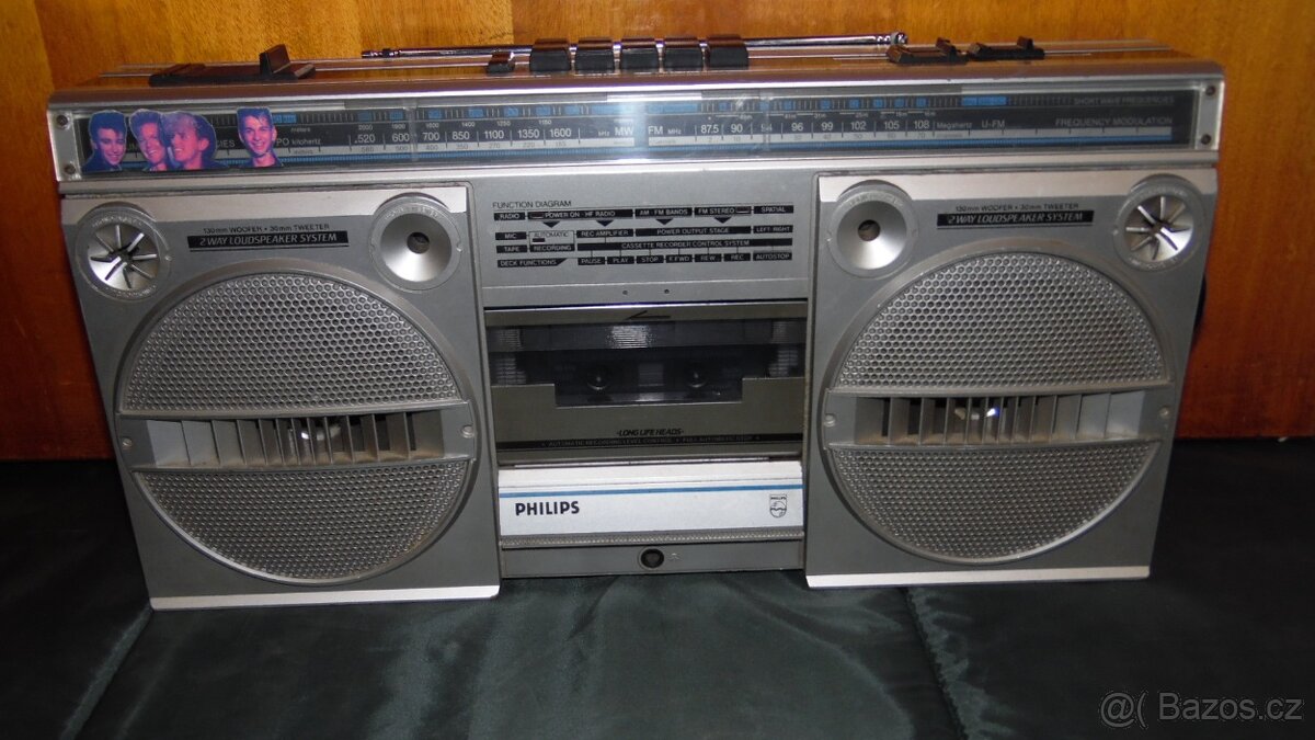 starý radiomagnetofon/kazeták PHILIPS D-8134