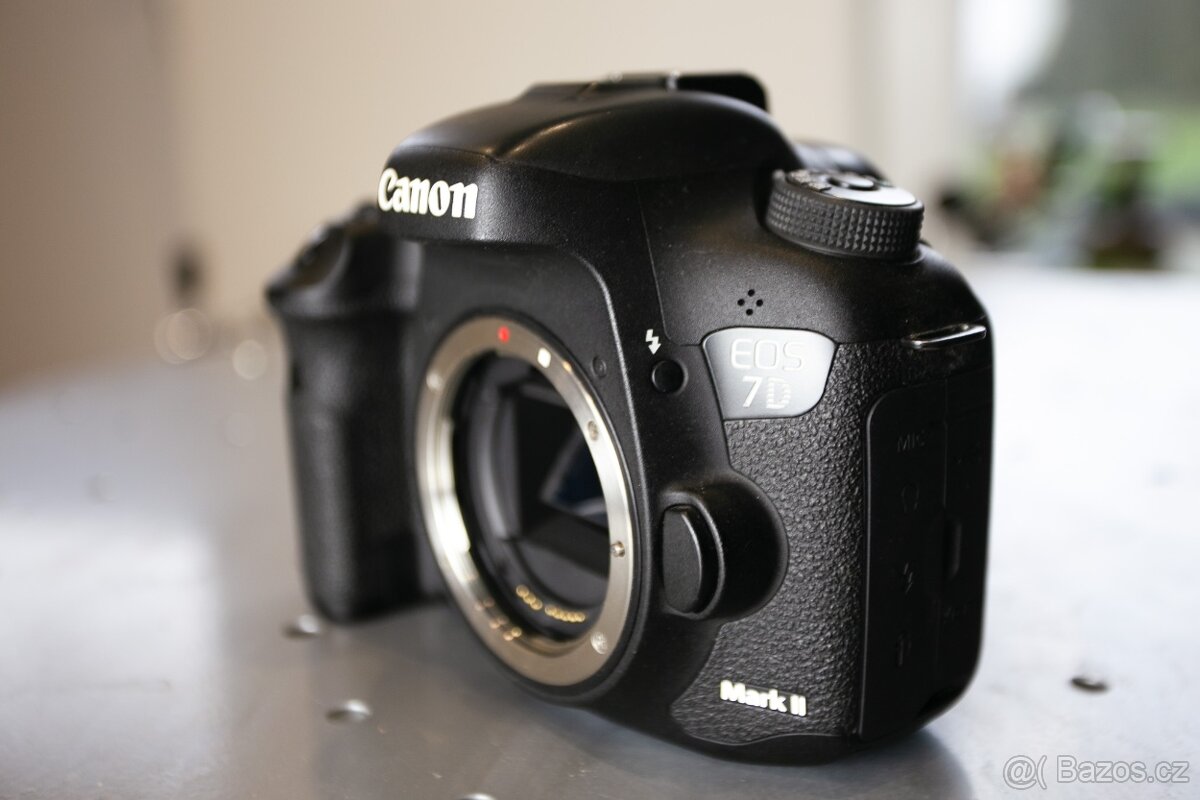 Canon EOS 7D mark II TOP STAV